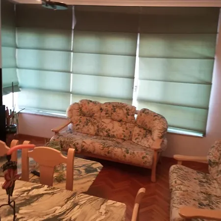 C/álvaro Cunqueiro 1-3-c1 Apartamento *